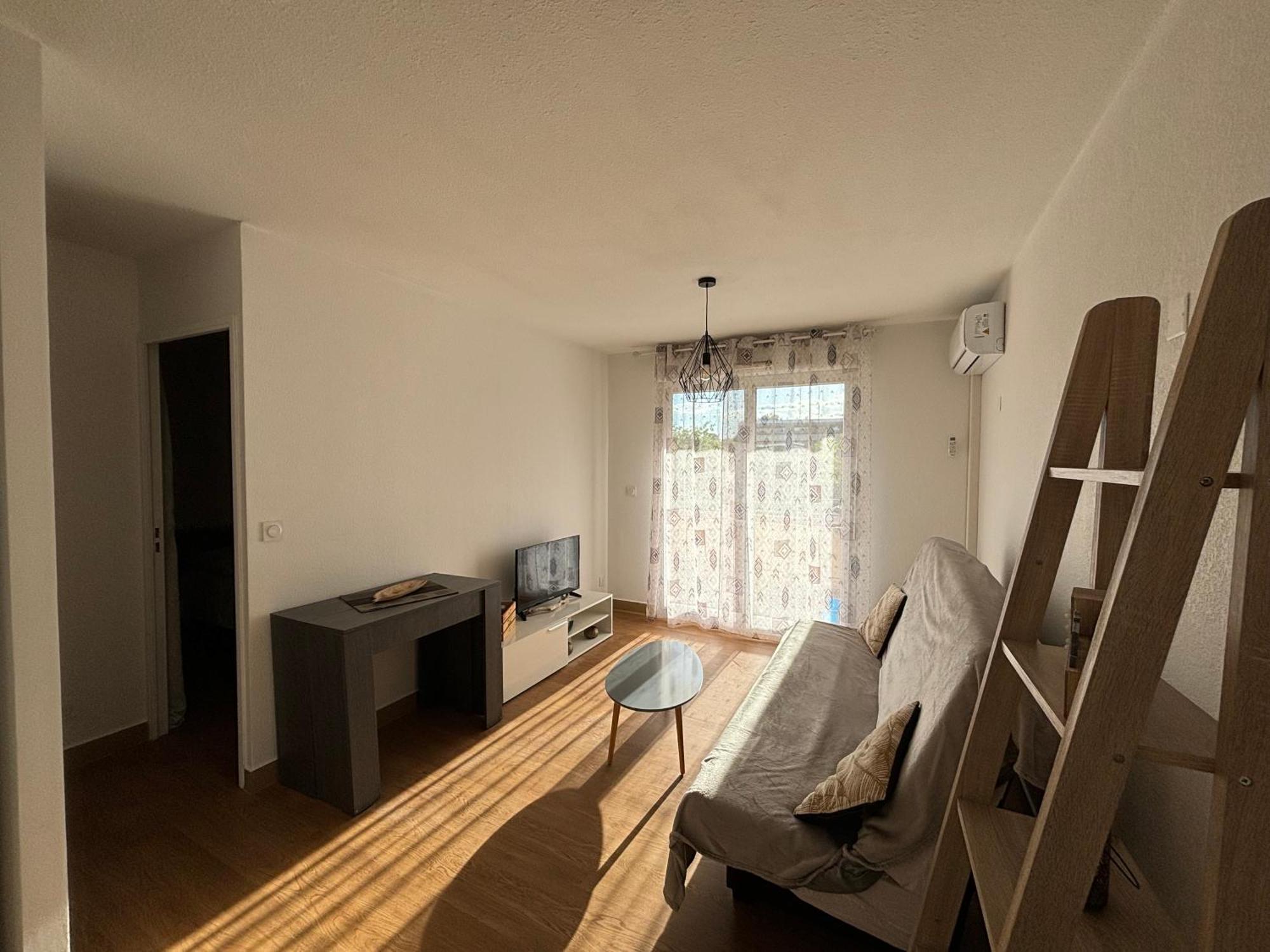 Location D'Un Superbe Appartement Avec Piscine Roquebrune-sur-Argens Eksteriør bilde